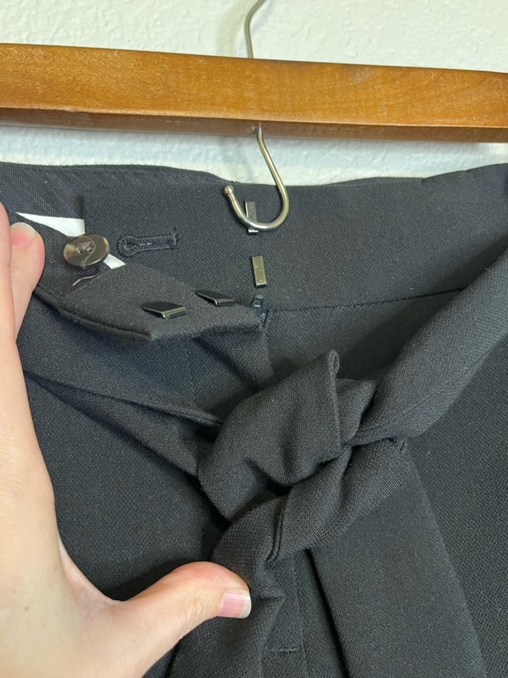 Ann Taylor High-Rise Black Tie-Waist Cropped Pants Women's Size 6 - Picture 6 of 11